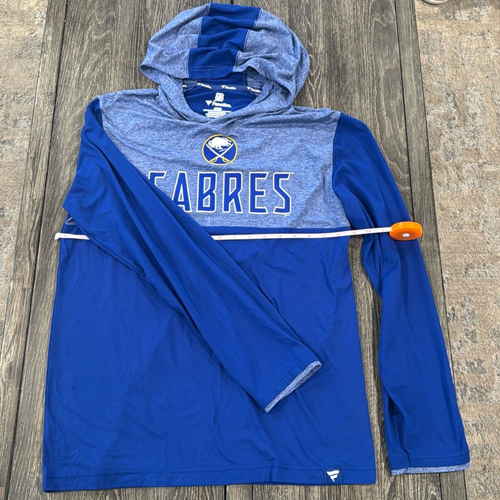Men’s Sabres ice hockey light hoodie. Size medium